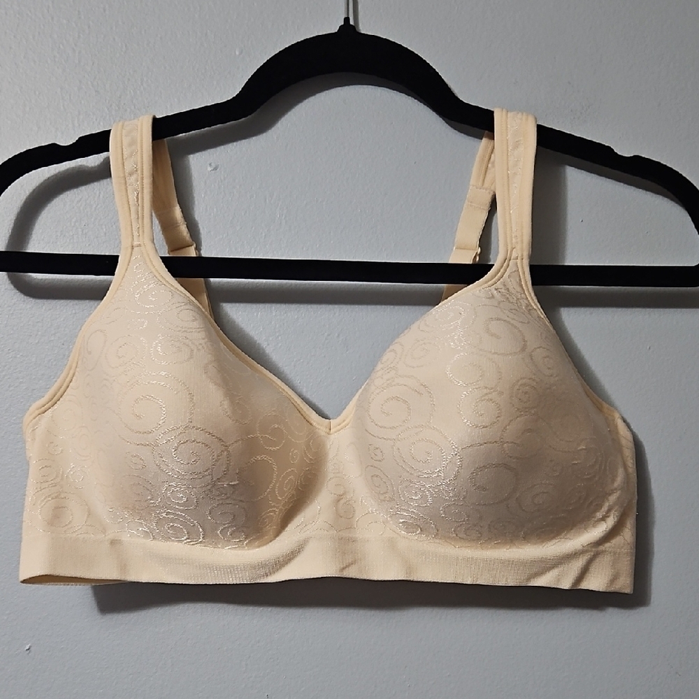 Bali Cream Wireless Molded Pads Bra Size 42B